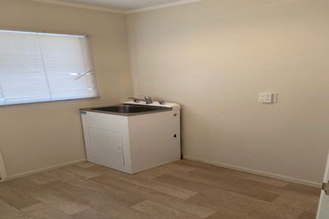 Photo of property in 70 Rowandale Avenue, Manurewa, Auckland, 2102