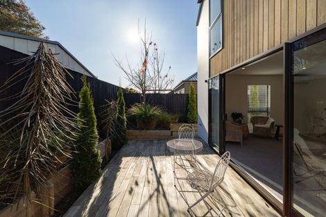 Photo of property in 7/9 Edgeware Road, St Albans, Christchurch, 8014