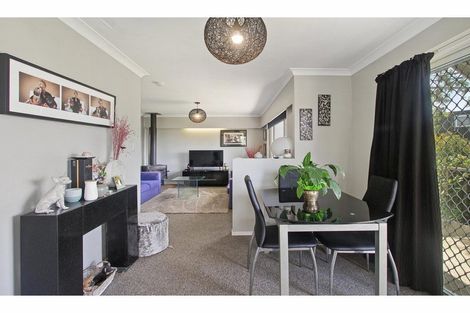 Photo of property in 2/57 Coronation Road, Hillcrest, Auckland, 0627