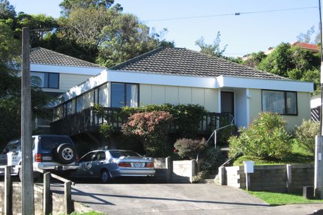 Photo of property in 7 Black Rock Road, Newlands, Wellington, 6037