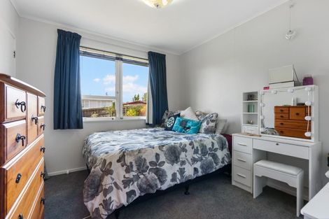 Photo of property in 25 Japonica Drive, Beach Haven, Auckland, 0626