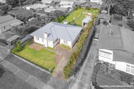 Photo of property in 125 Cornfoot Street, Castlecliff, Whanganui, 4501