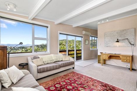 Photo of property in 53 Winston Street, Crofton Downs, Wellington, 6035