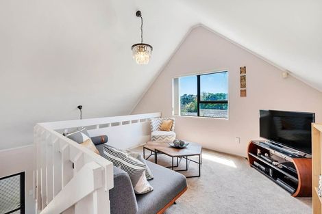 Photo of property in 2/3 Aorangi Place, Birkenhead, Auckland, 0626