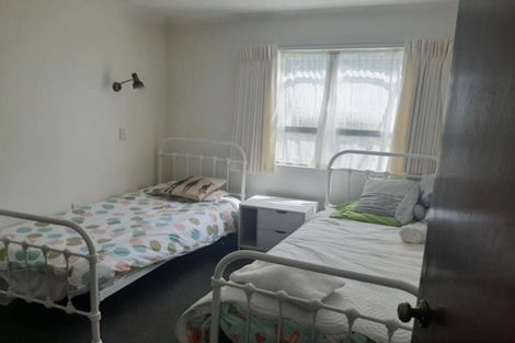 Photo of property in 9 Tamati Place, Merrilands, New Plymouth, 4312