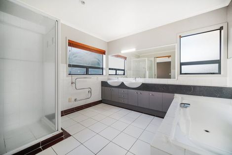 Photo of property in 42 Ysabel Crescent, The Gardens, Auckland, 2105