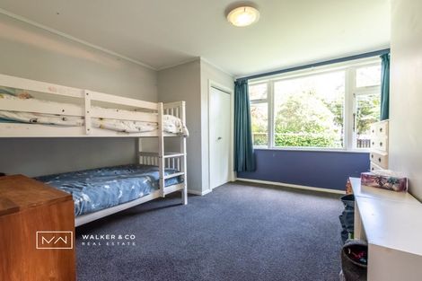 Photo of property in 5 Elmslie Road, Pinehaven, Upper Hutt, 5019