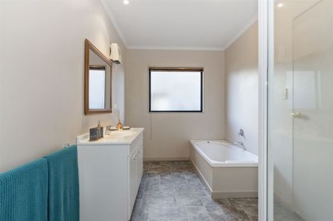 Photo of property in 24 Sharyn Place, Brookfield, Tauranga, 3110