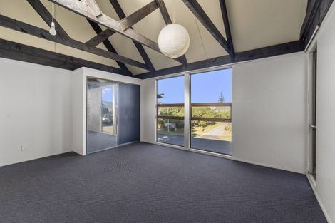 Photo of property in 3 Ara Kuaka, Waikanae Beach, Waikanae, 5036