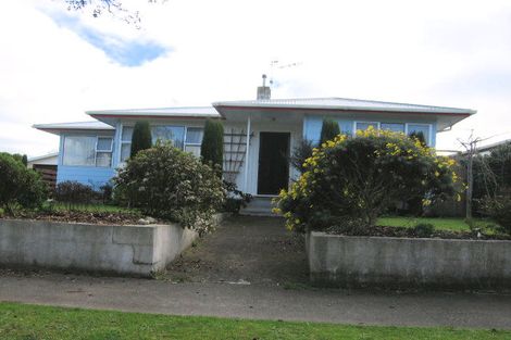 Photo of property in 35 Raglan Avenue, Cloverlea, Palmerston North, 4412