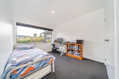 Photo of property in 20 Cosgrove Rise, Riverstone Terraces, Upper Hutt, 5018