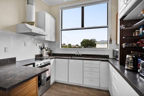 Photo of property in 29 Gibson Place, Patea, 4520