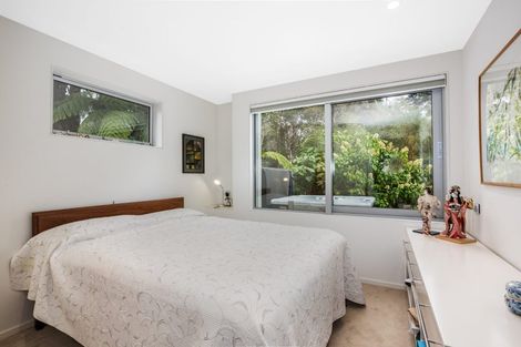 Photo of property in 82 Blue Mountains Road, Pinehaven, Upper Hutt, 5019