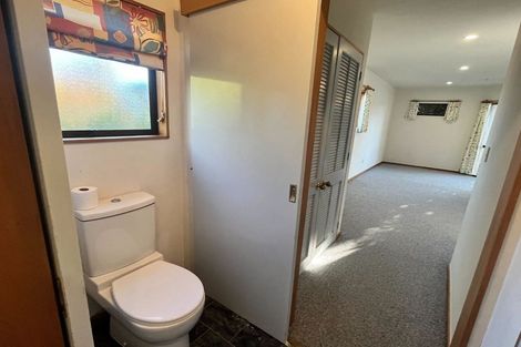 Photo of property in 28 Pohutukawa Avenue, Red Beach, 0932