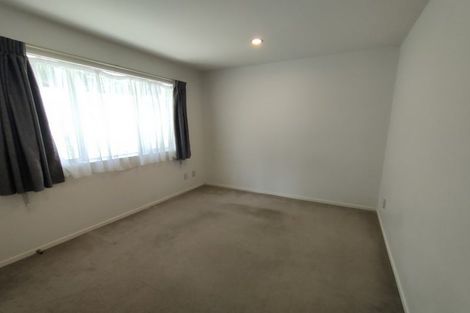 Photo of property in 6b Gossamer Drive, Pakuranga Heights, Auckland, 2010