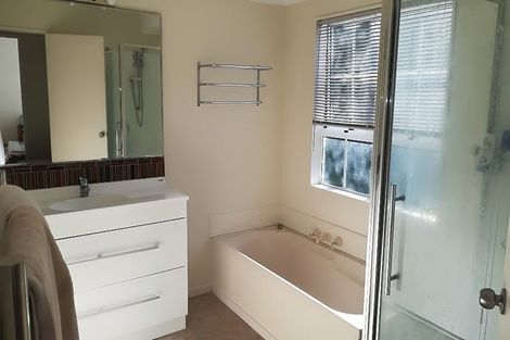 Photo of property in 2/112 Nigel Road, Browns Bay, Auckland, 0630