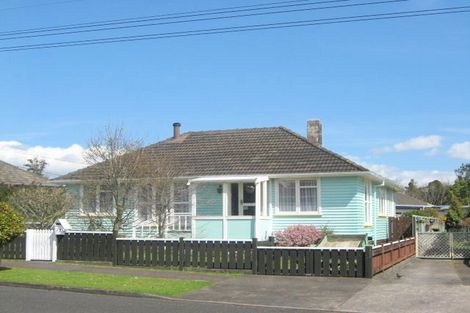 Photo of property in 17 Budleigh Street, Frankleigh Park, New Plymouth, 4310
