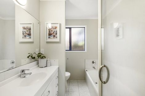 Photo of property in 1015b Beach Road, Torbay, Auckland, 0630