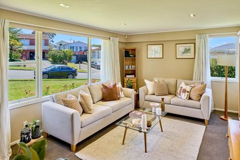 Photo of property in 22 Reese Jones Grove, Maungaraki, Lower Hutt, 5010