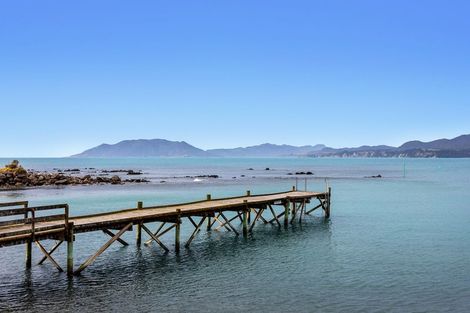 Photo of property in 21 Orete Point Road, Waihau Bay, Te Kaha, 3199