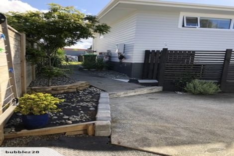 Photo of property in 5 Ngatoa Place, Glenfield, Auckland, 0629