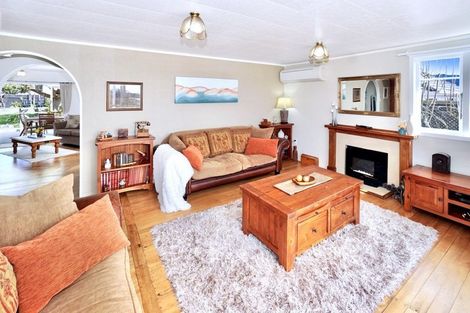 Photo of property in 30 Queen Street, Te Puke, 3119