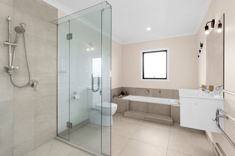 Photo of property in 40 Pelorus Avenue, Poraiti, Napier, 4112