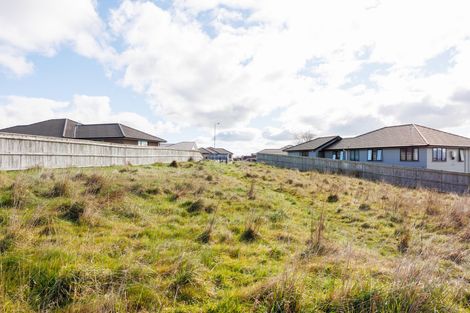 Photo of property in 17 Gibraltar Way, Fitzherbert, Palmerston North, 4410