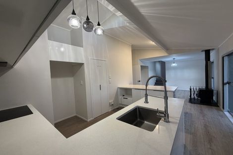 Photo of property in 69 Redoubt Road, Goodwood Heights, Auckland, 2105