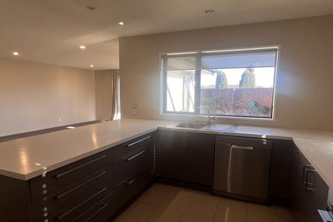 Photo of property in 72 Shillingford Boulevard, Rolleston, 7615