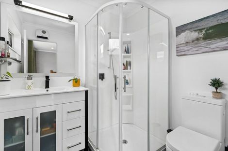 Photo of property in 1a Camp Street, Heretaunga, Upper Hutt, 5019