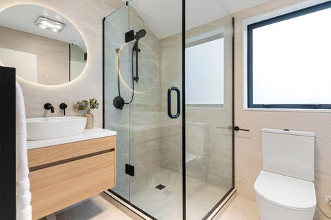 Photo of property in 121d Reeves Road, Pakuranga Heights, Auckland, 2010