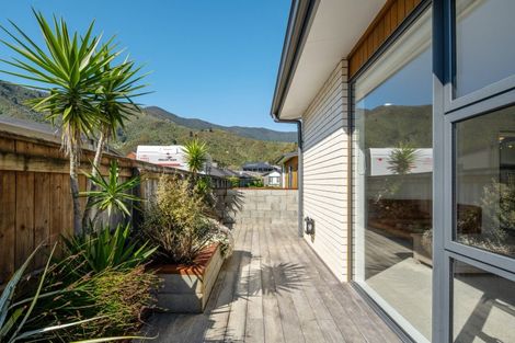 Photo of property in 11b Beach Road, Waikawa, Picton, 7220