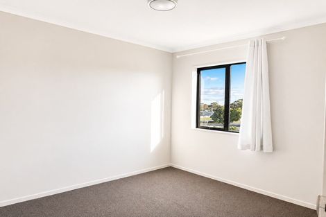 Photo of property in 2/1 Wallson Crescent, Wiri, Auckland, 2104