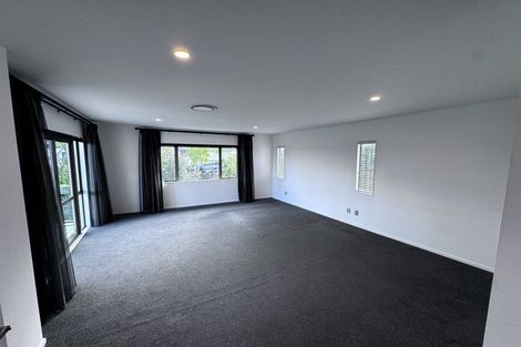 Photo of property in 28 Ballymore Drive, Pinehill, Auckland, 0632