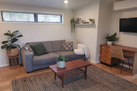 Photo of property in 56 Valley View Road, Glenfield, Auckland, 0629