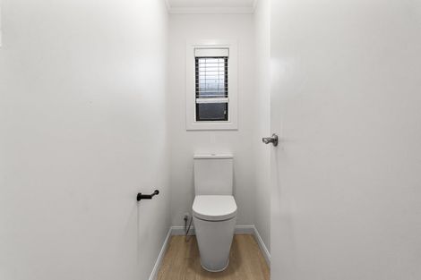 Photo of property in 1/16 Riverside Road, Orewa, 0931
