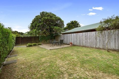 Photo of property in 6 Franklyn Road, Tawa, Wellington, 5028