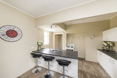 Photo of property in 990 Tremaine Avenue, Roslyn, Palmerston North, 4414