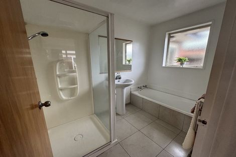 Photo of property in 17 Broadbent Street, Riccarton, Christchurch, 8041