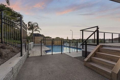 Photo of property in 1 Rangitoto View Road, Cockle Bay, Auckland, 2014