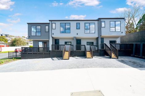 Photo of property in 1 Tacitus Place, Totara Vale, Auckland, 0629