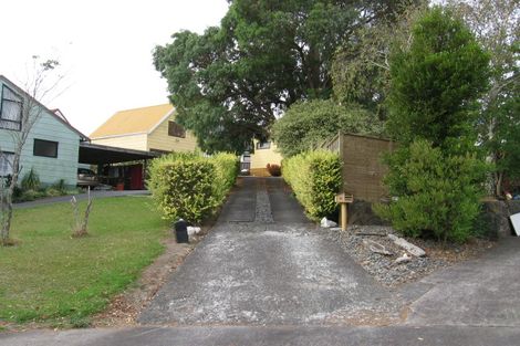 Photo of property in 18 Woodhouse Place, West Harbour, Auckland, 0618