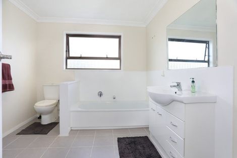 Photo of property in 14 Ruawai Road, Feilding, 4702