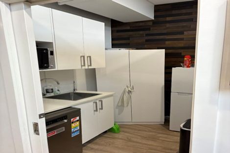 Photo of property in 11 Pearce Street, Halcombe, 4779