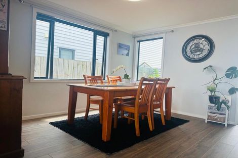 Photo of property in 10 Hopuni Way, Takanini, 2112