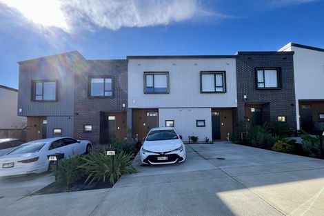 Photo of property in 25 Kuaha Road, Massey, Auckland, 0614