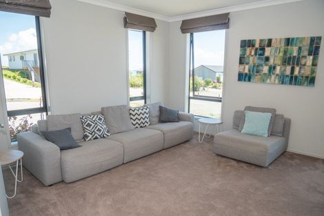 Photo of property in 31 Eagles Way, Cable Bay, 0420