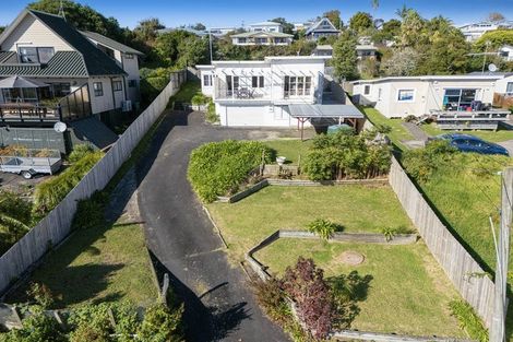 Photo of property in 43 Surf Road, Stanmore Bay, Whangaparaoa, 0932