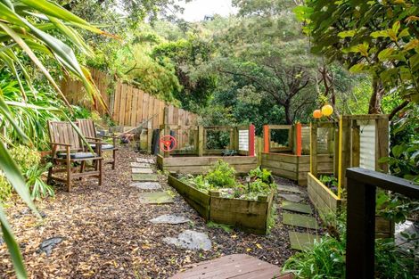 Photo of property in 6 Maybury Way, Island Bay, Wellington, 6023